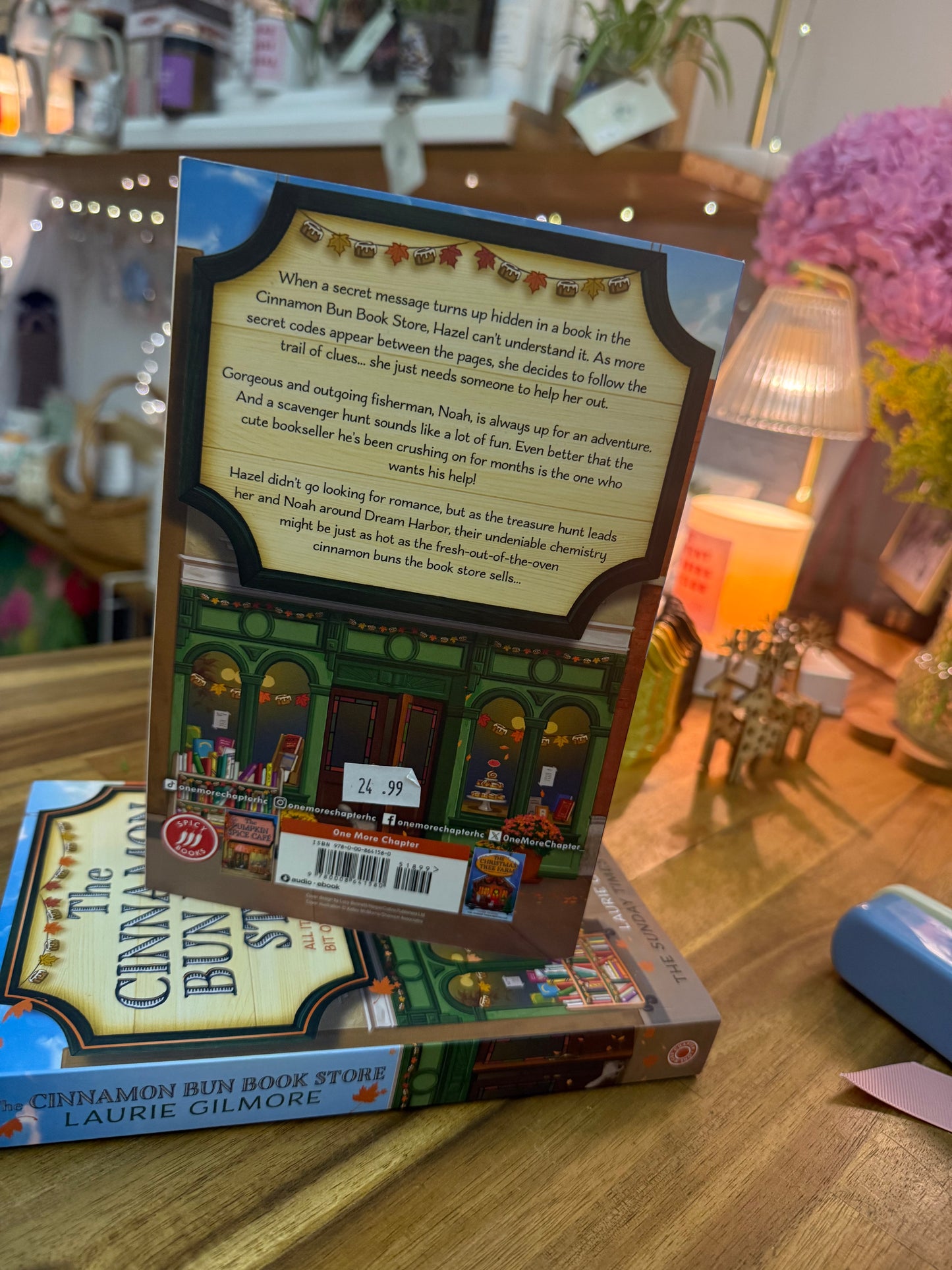 The Cinnamon Bun Book Store - Laurie Gilmore