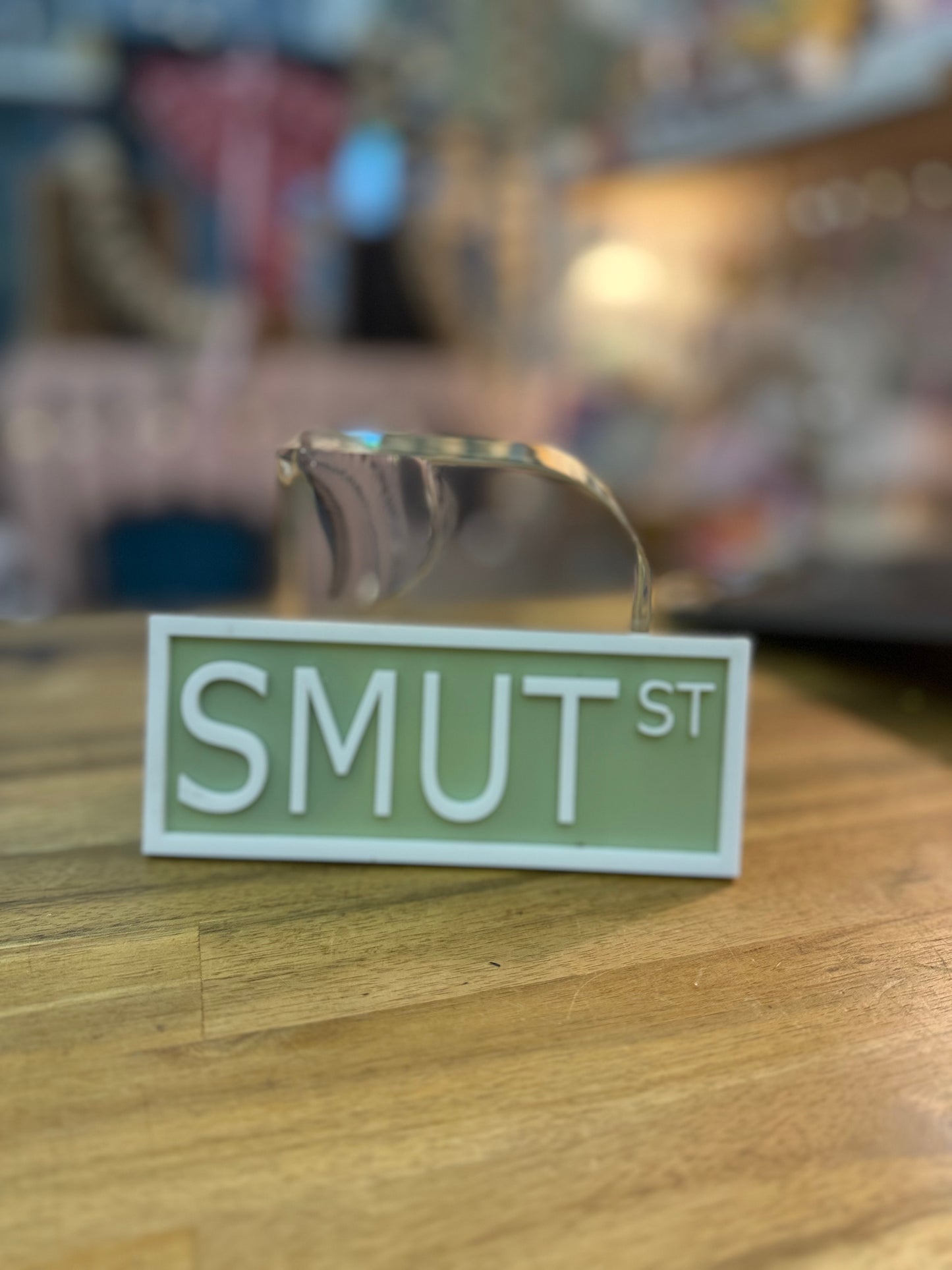 Bookshelf Sign - SMUT St