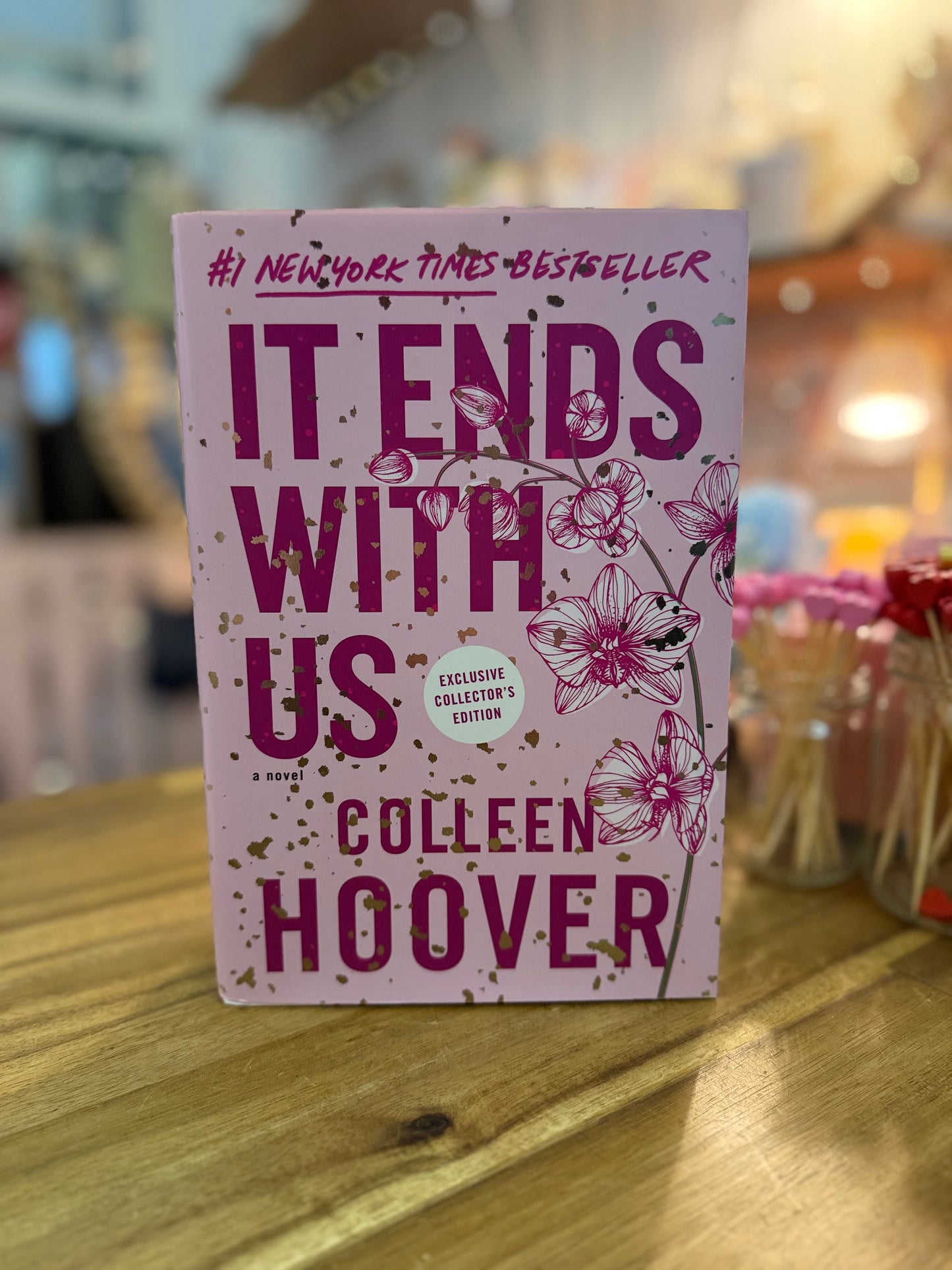 It Ends With Us - Colleen Hoover (Hard Cover)