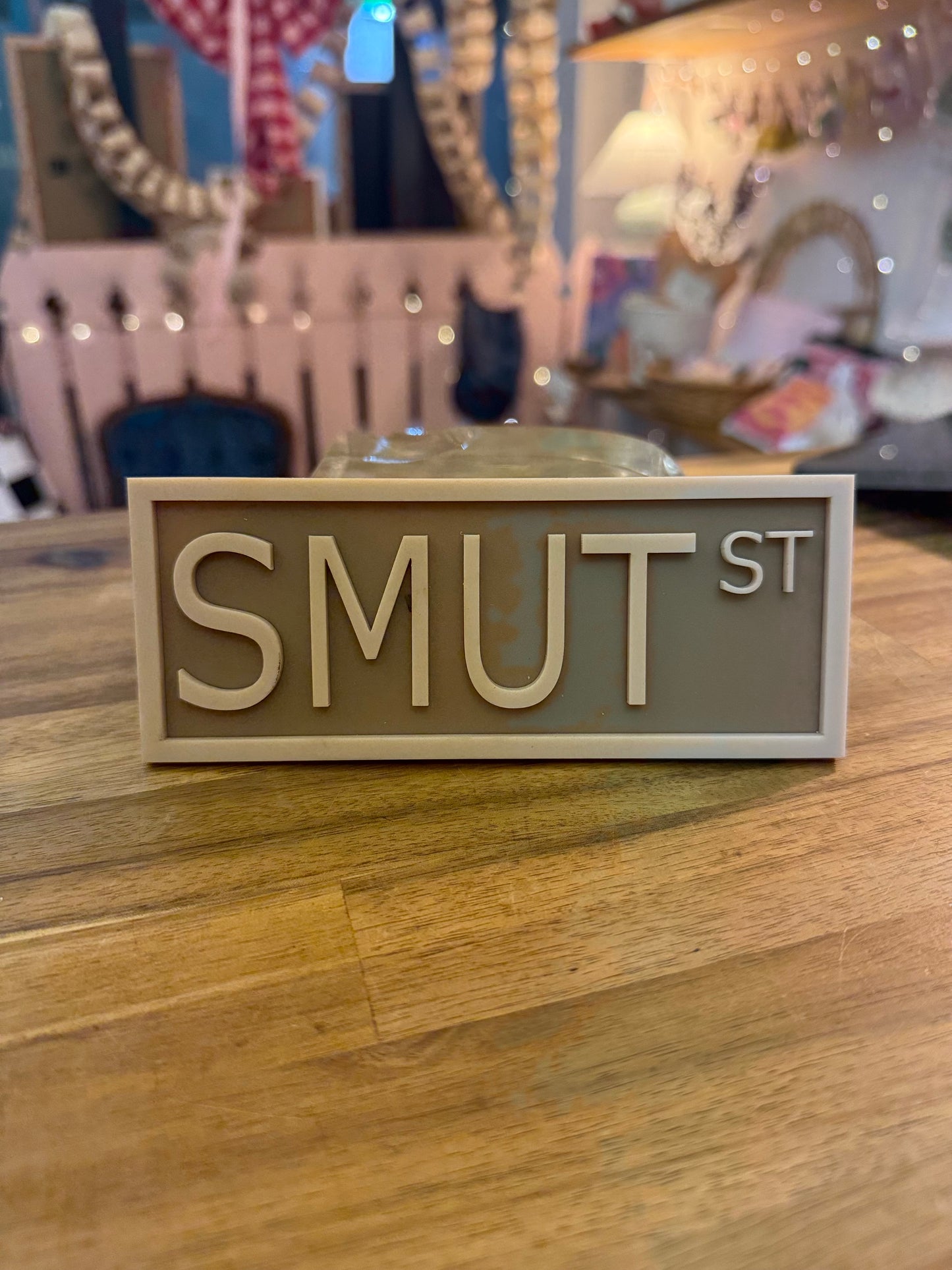 Bookshelf Sign - SMUT St