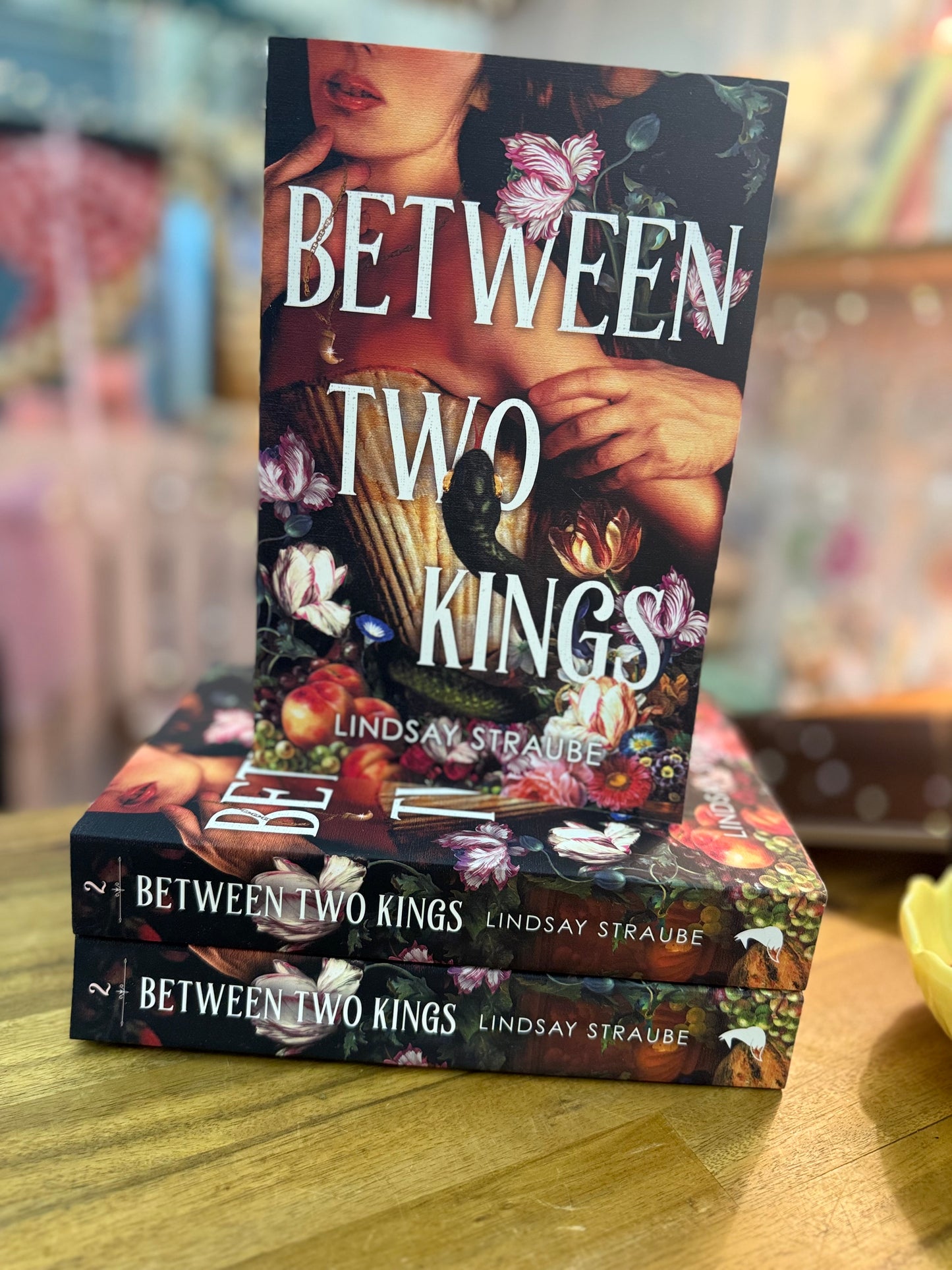 Between Two Kings - Lindsay Straube