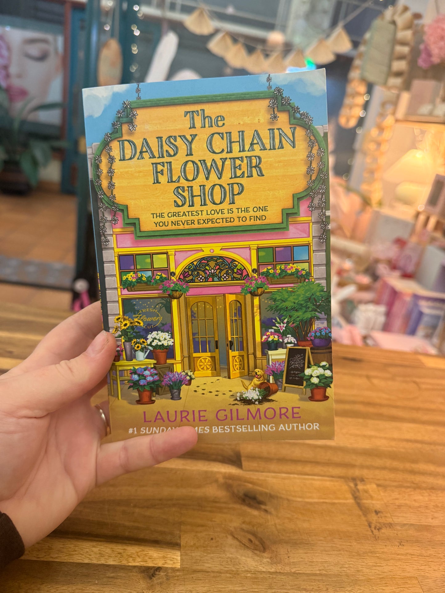 The Daisy Chain Flower Shop - Laurie Gilmore