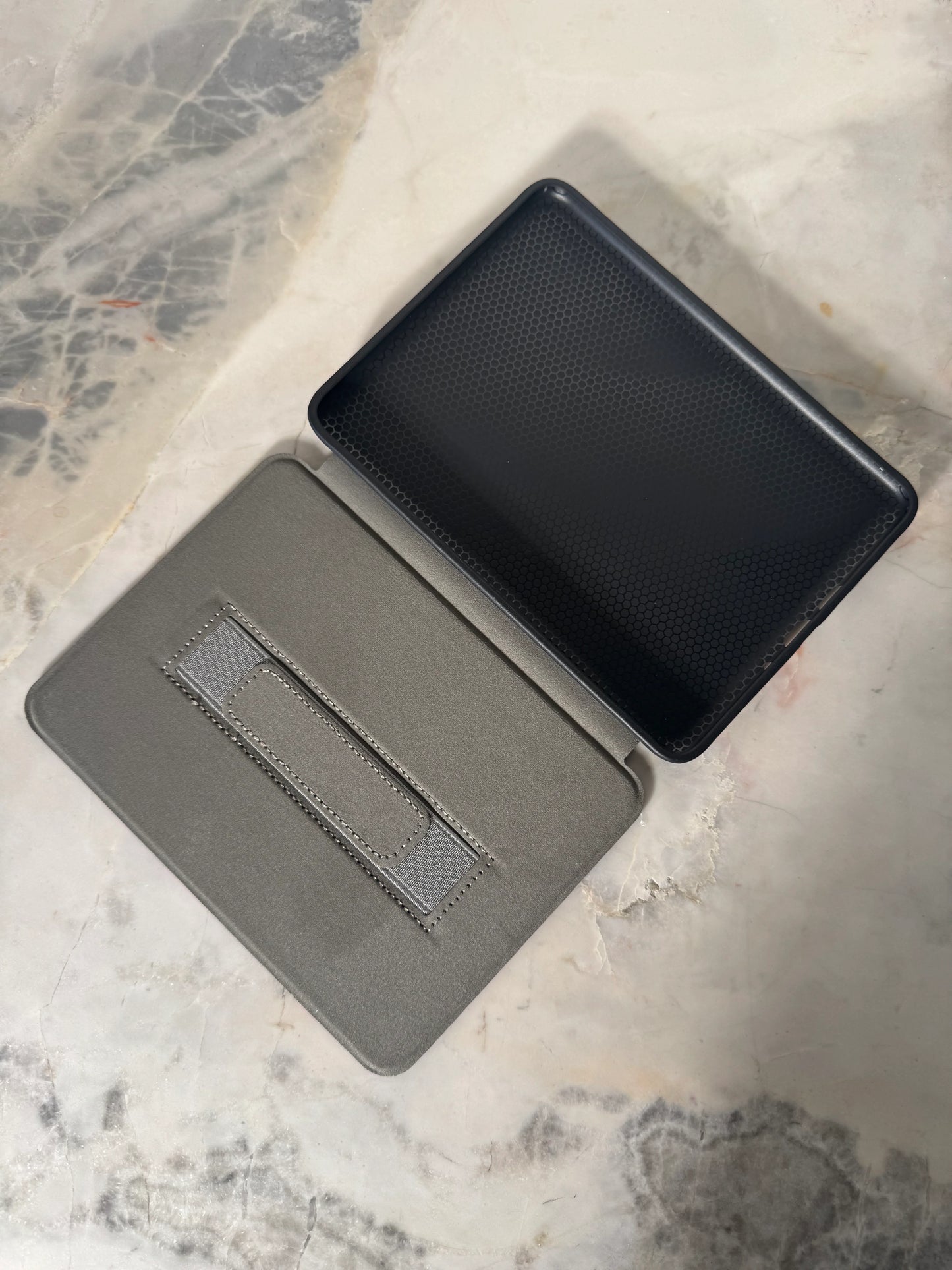 Fourth Wing - Kindle Case